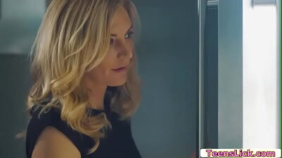 MILF and Babe does 69 pussy licking